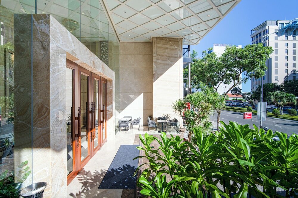 Фото Luxtery Hotel