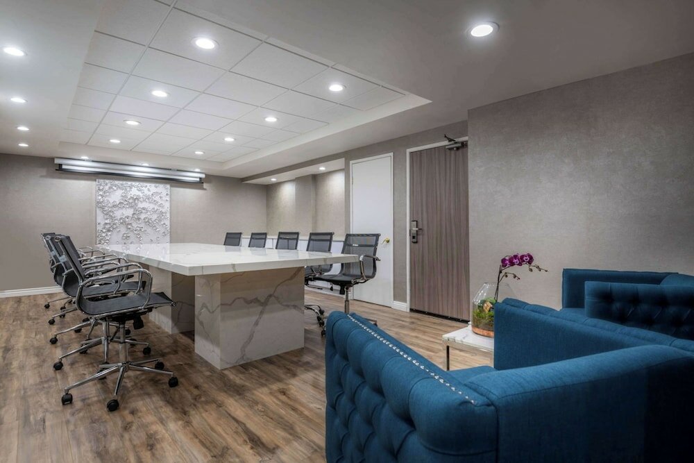 Фото The Volare, Ascend Hotel Collection