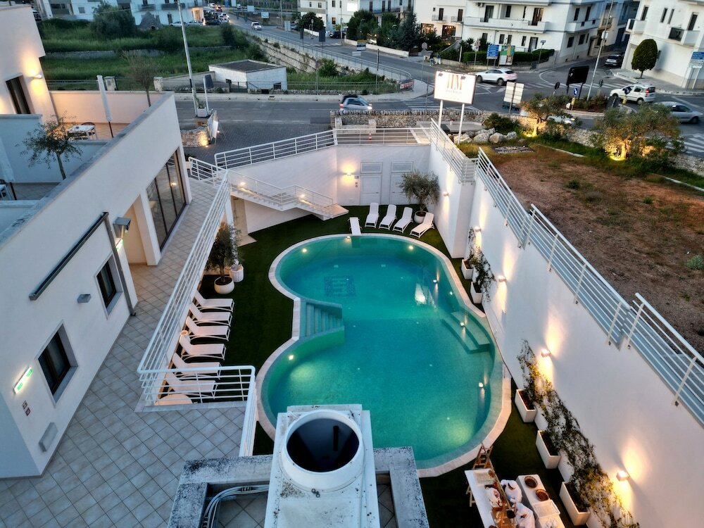 Фото Отель His Majesty