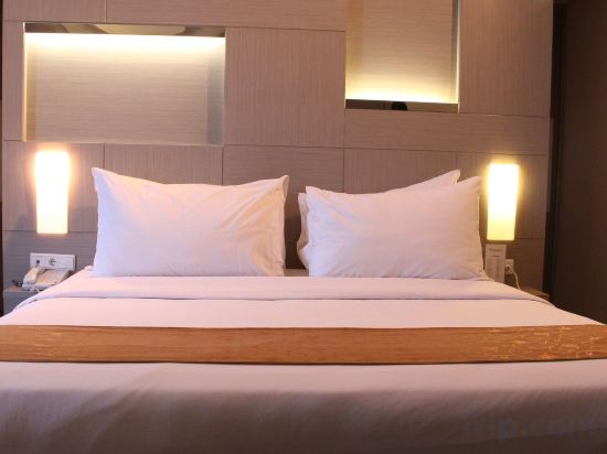 Фото Swiss-Belhotel Cirebon