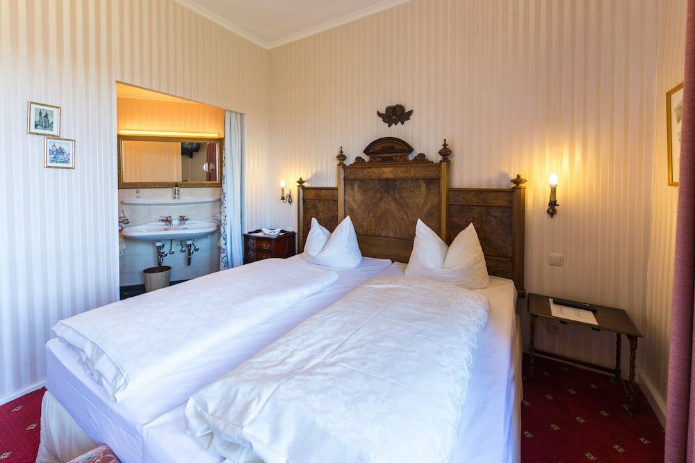 Фото Hotel Goldener Hirsch