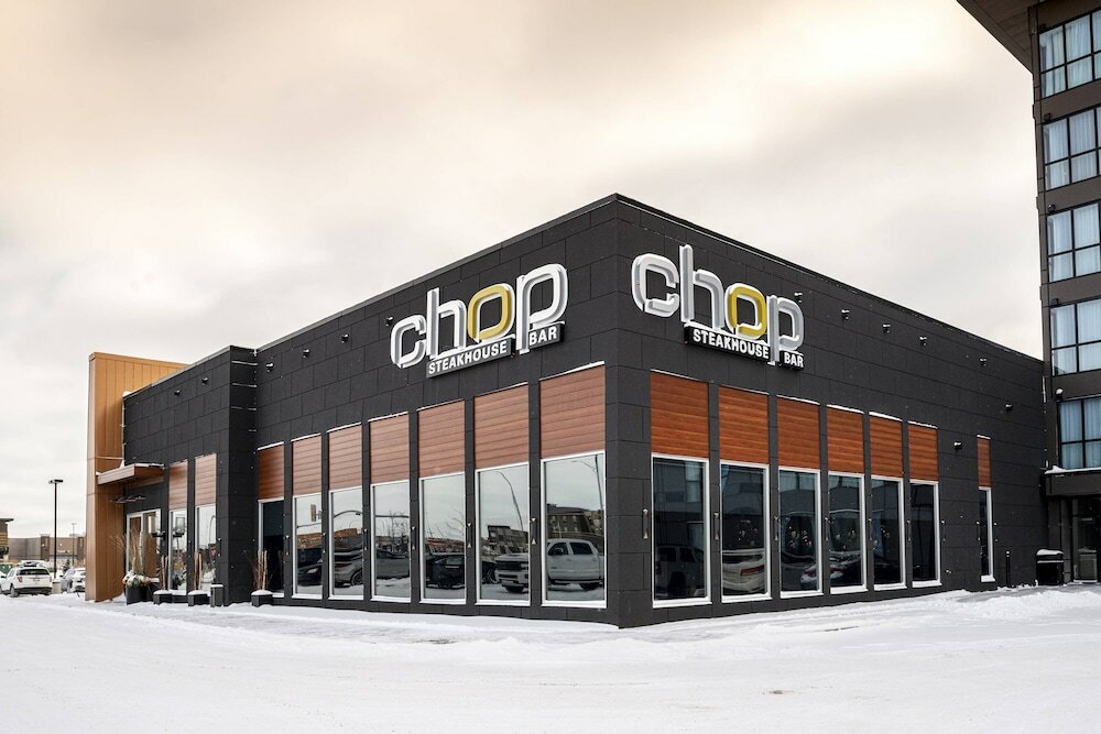 Фото Sandman Signature Sherwood Park Hotel