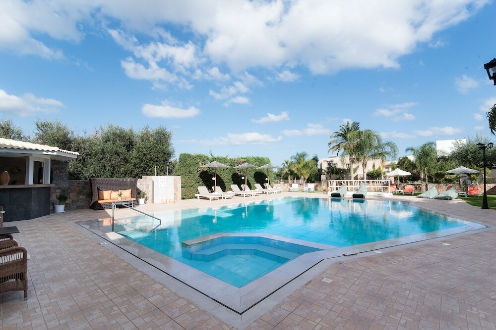 Фото Mirage Studios