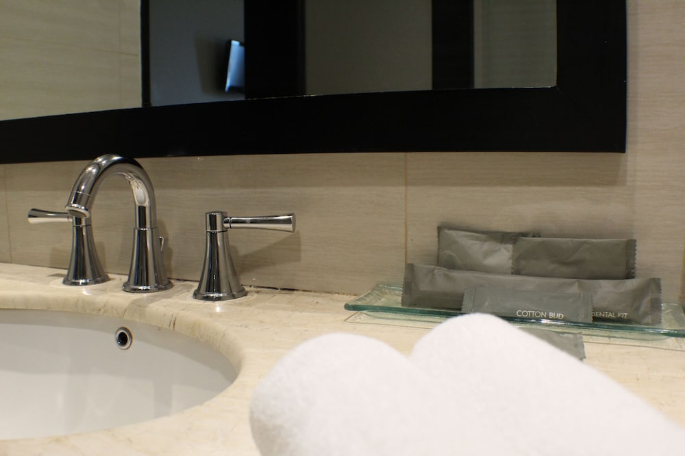 Фото Hotel Santika Pandegiling Surabaya