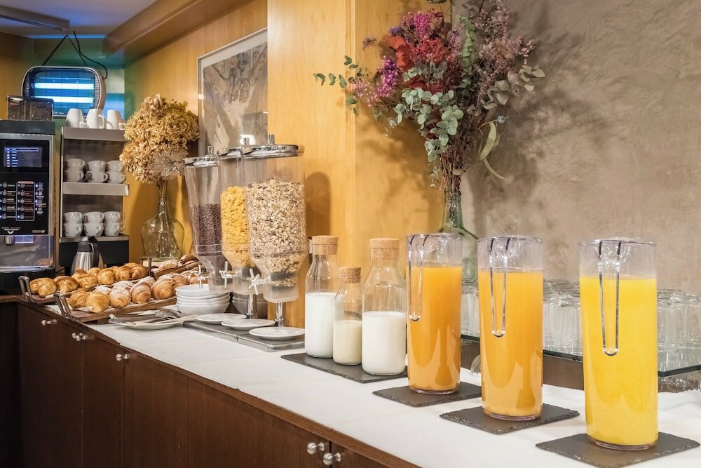 Фото Hotel Madanis Liceo