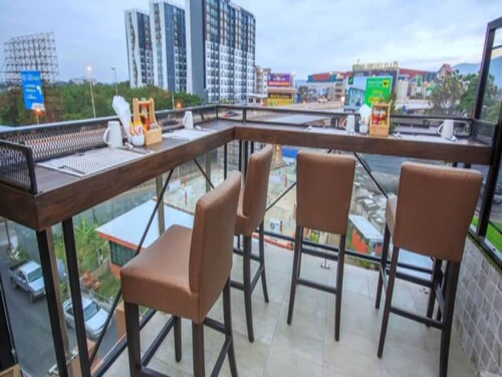 Фото We Terminal Hotel