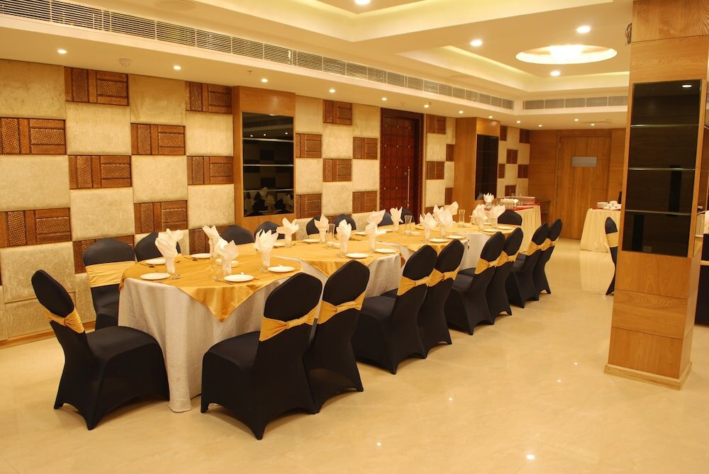 Фото Glades Hotel