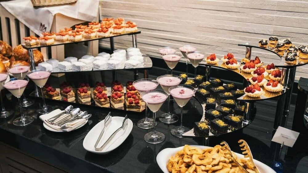 Фото Midtown Hotel