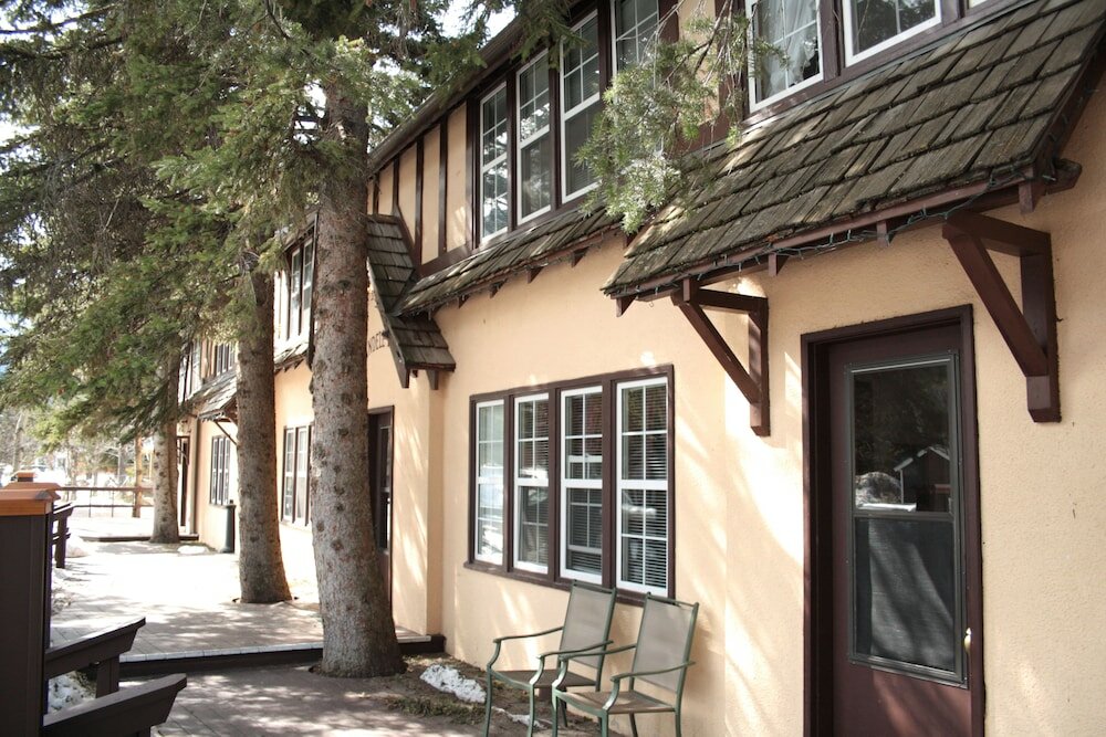 Фото Crandell Mountain Lodge