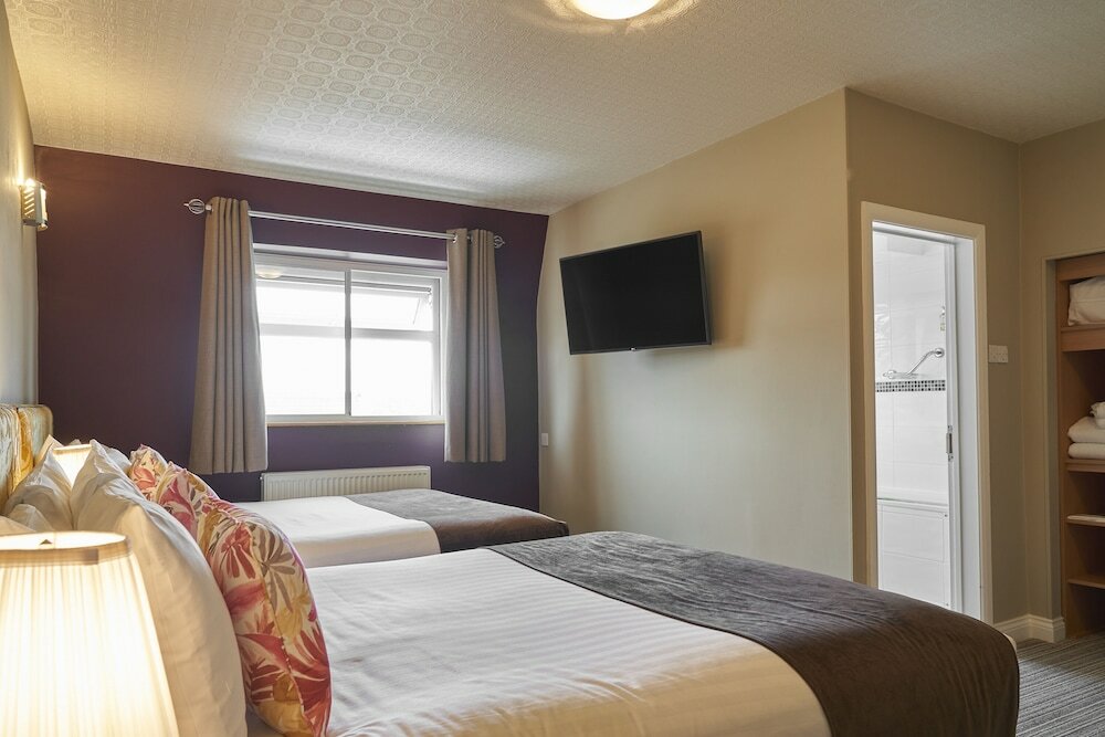 Фото Antoinette Hotel Wimbledon