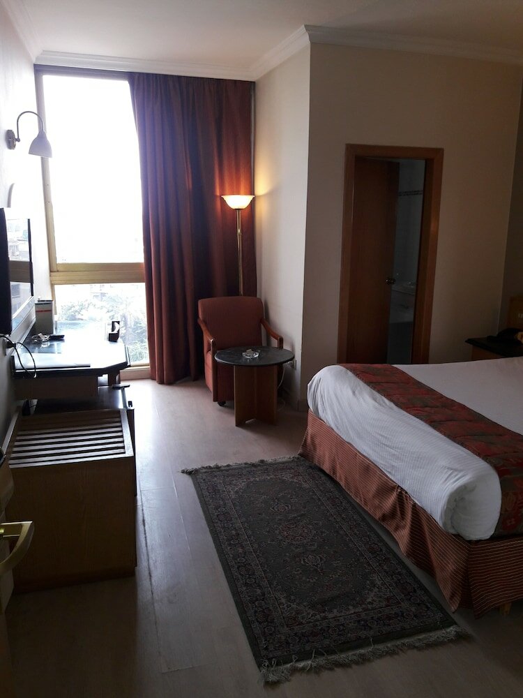 Фото Maadi Hotel