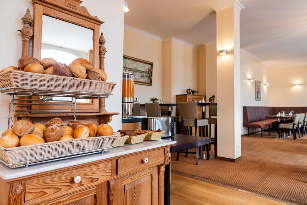 Фото Novum Hotel Kronprinz Hamburg