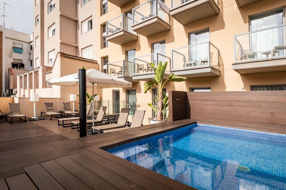 Фото Arya Stadium Hotel