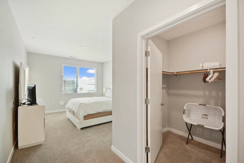 Фото Global Luxury Suites in Menlo Park