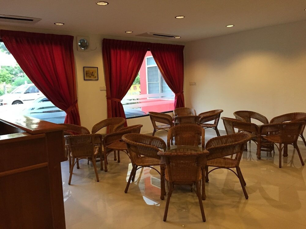 Фото Raja Inn Hotel