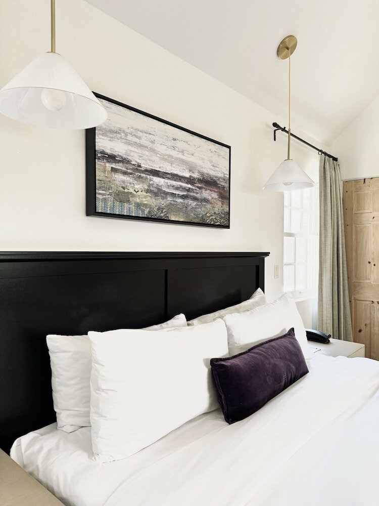 Фото Lavender, A Four Sisters Inn