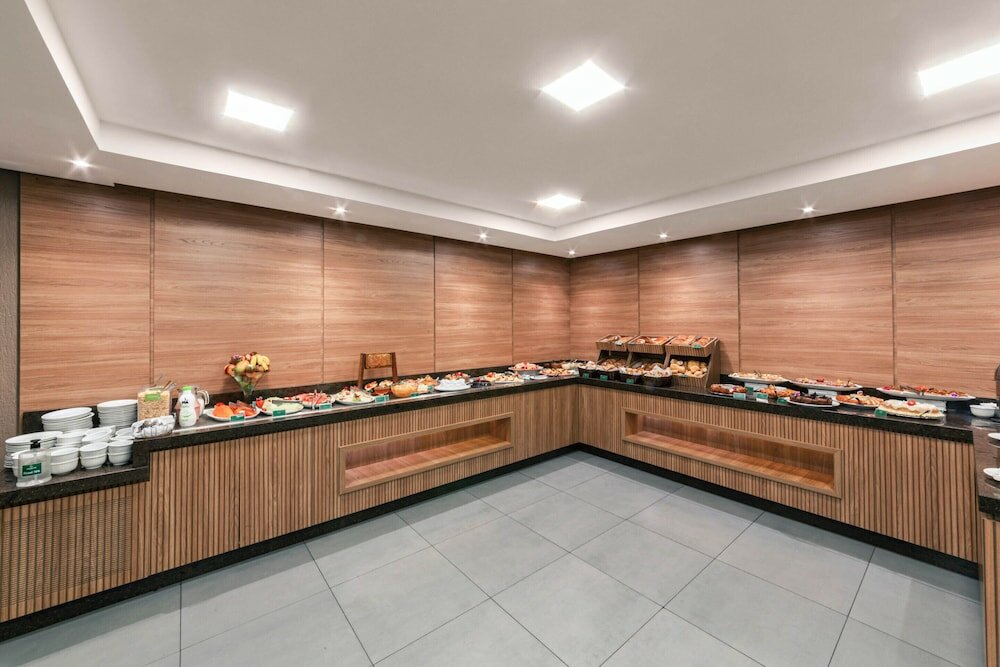 Фото Hotel Laghetto Toscana