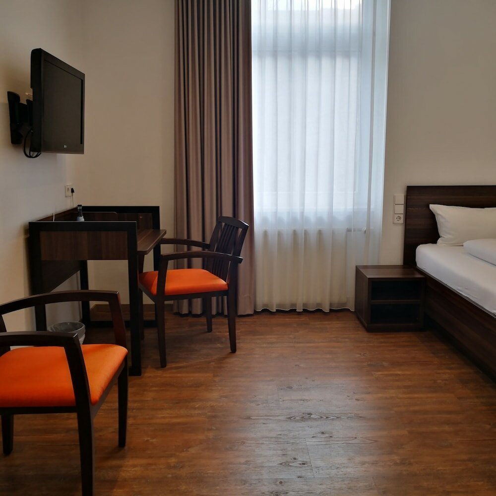 Фото SevenDays Hotel BoardingHouse