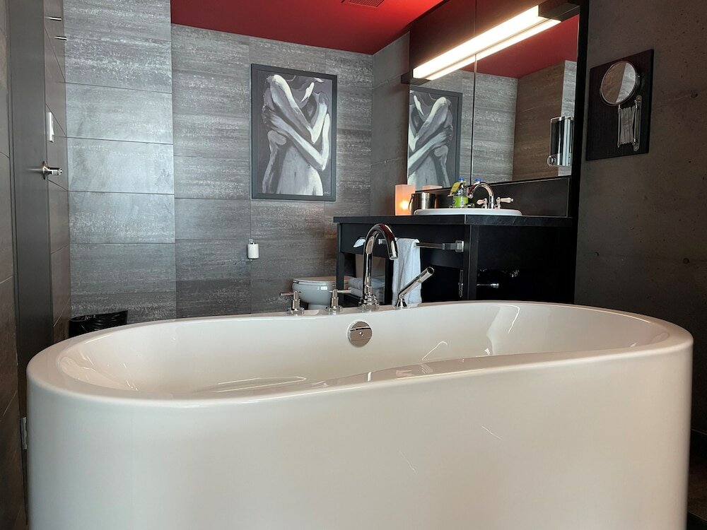 Фото Grand Times Hotel Sherbrooke