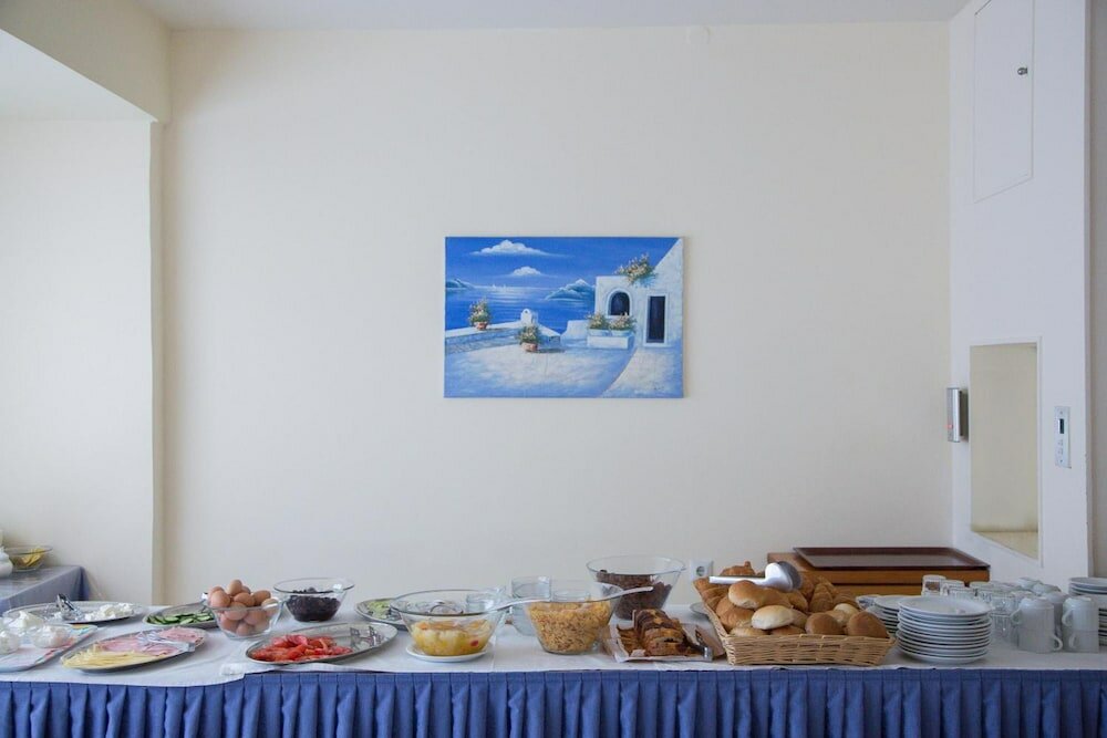 Фото International Hotel