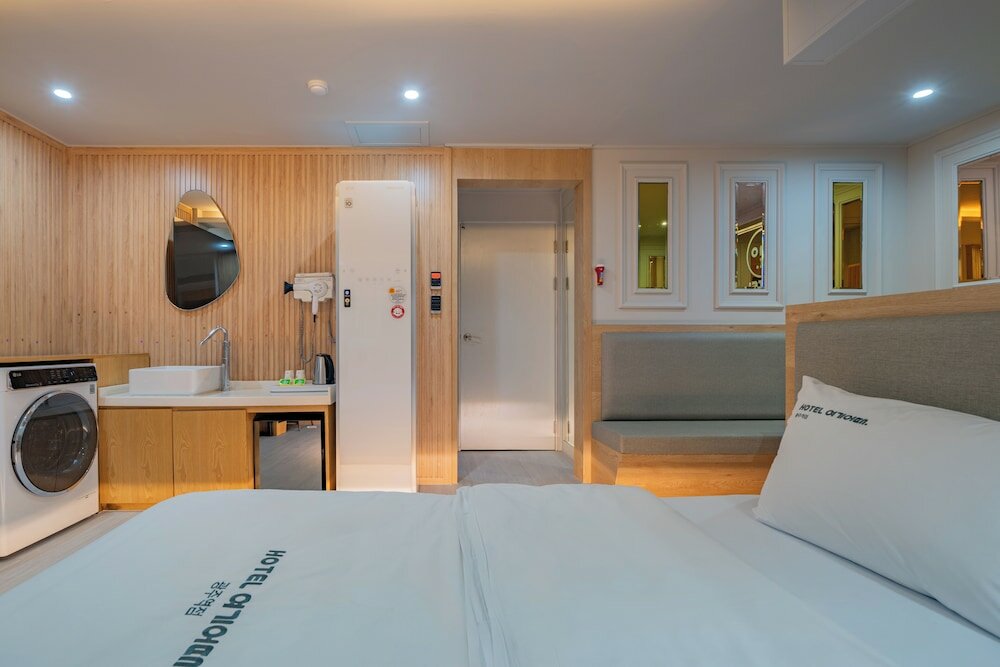 Фото Hotel Yeogiuhtte Gwangju Station