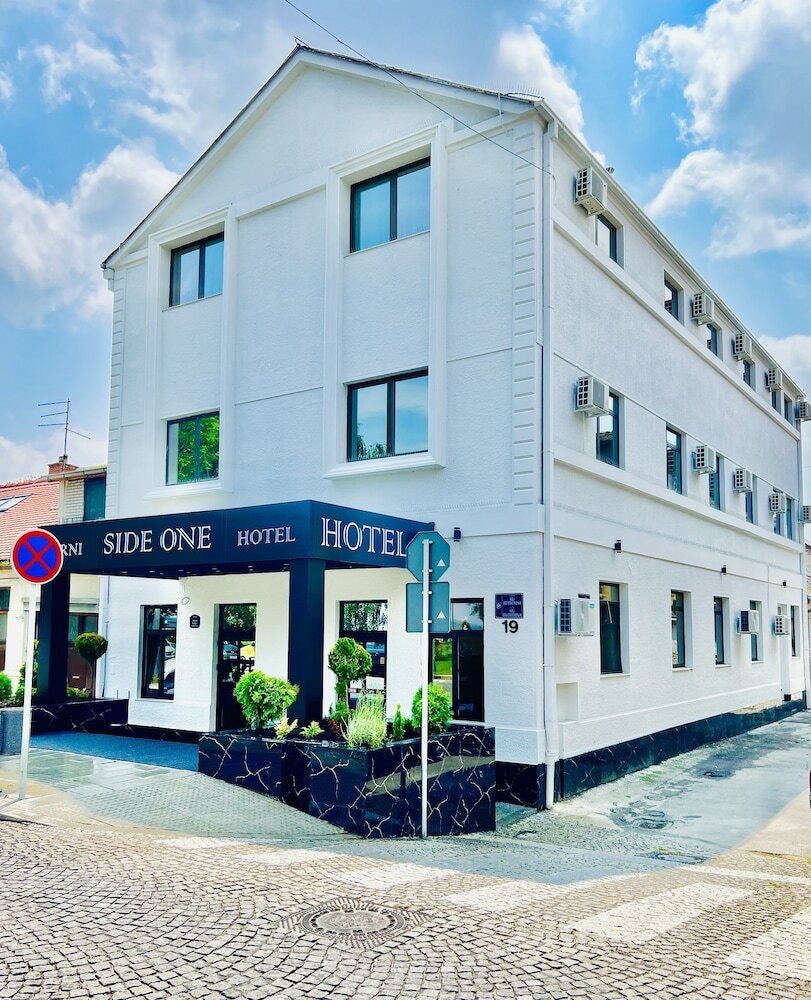 Фото отеля 1