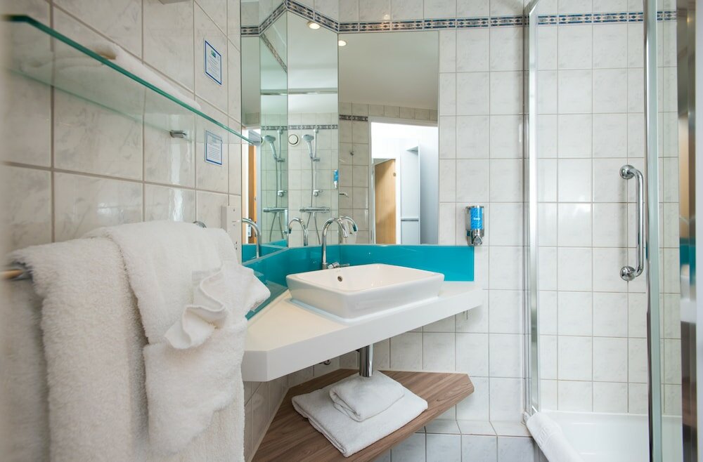 Фото Holiday Inn Express London Luton Airport, an Ihg Hotel