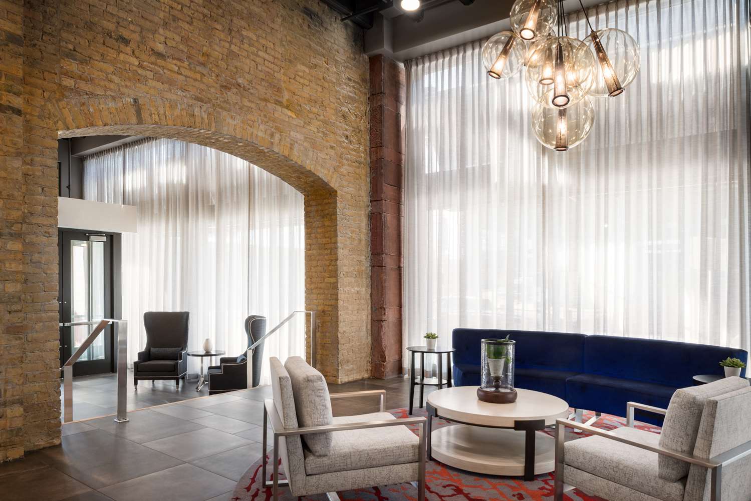 Фото Homewood Suites by Hilton Milwaukee Downtown