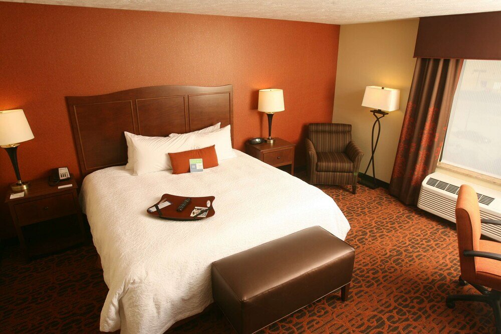 Фото Hampton Inn & Suites by Hilton Fargo Medical Center