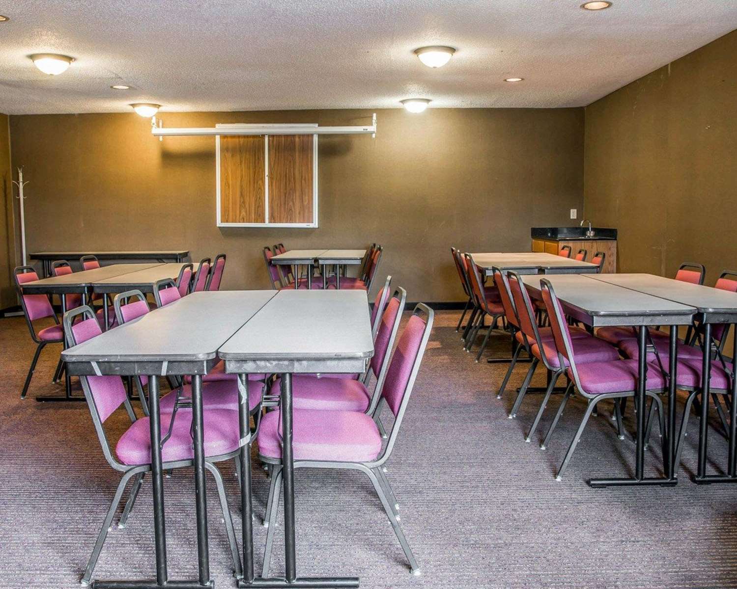 Фото Baymont by Wyndham Flint Airport North