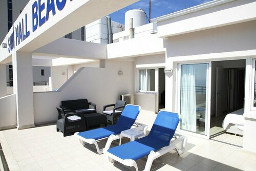 Гостиница Sun Hall Beach Hotel Apts в Ларнаке