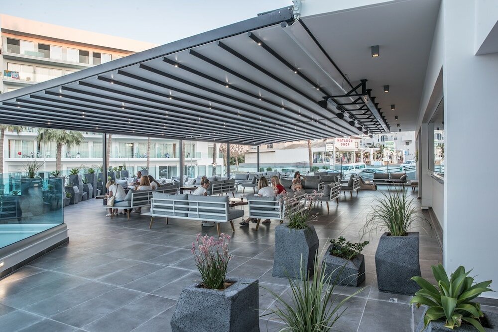 Фото The Blue Ivy Hotel and Suites