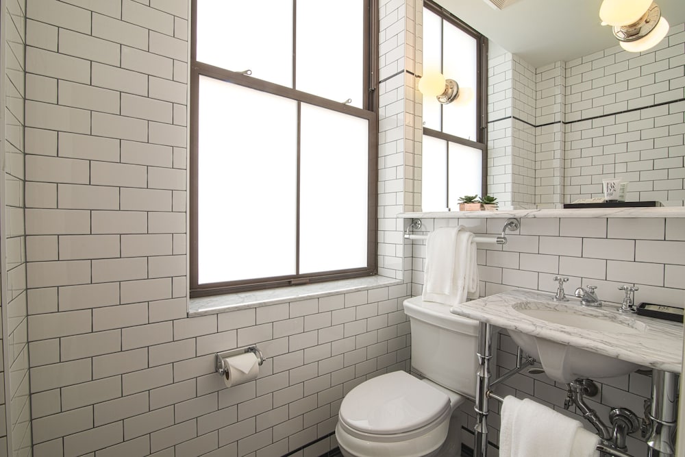 Фото The Frederick Hotel