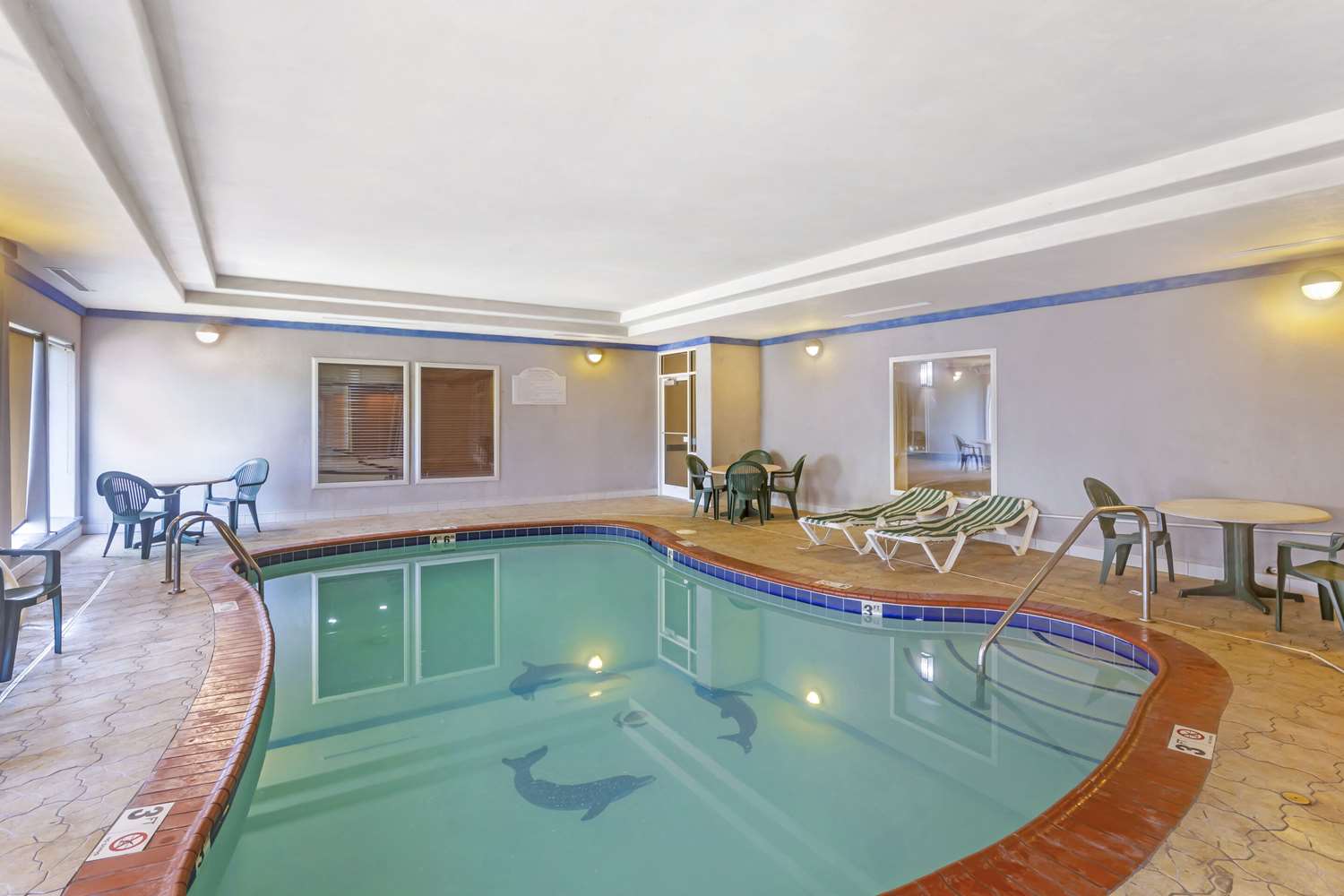Фото Comfort Inn & Suites Chesapeake - Portsmouth