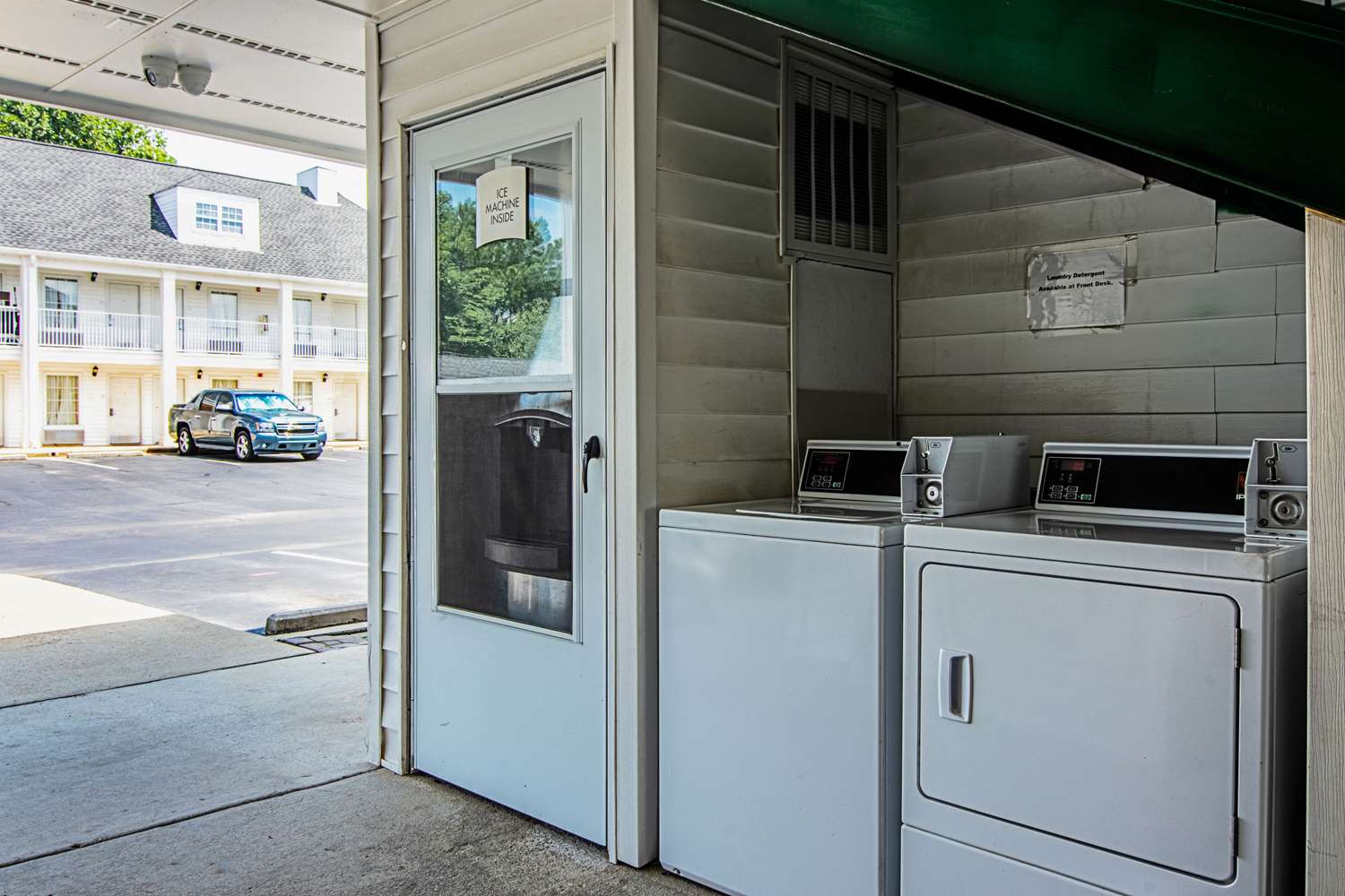 Фото Quality Inn LaGrange