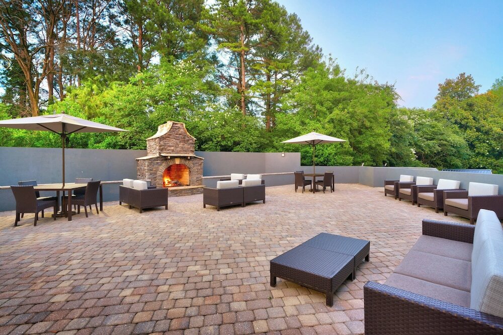 Фото Courtyard by Marriott Charlotte Airport/Billy Graham Parkway