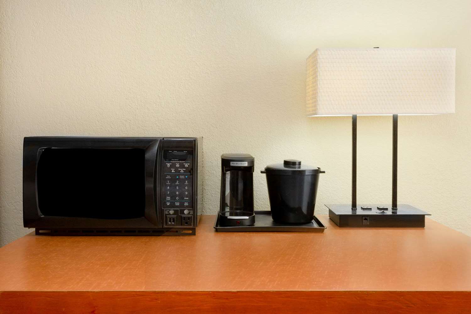 Фото La Quinta Inn & Suites by Wyndham Charlotte Airport North