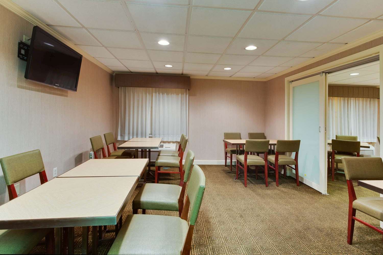 Фото La Quinta Inn & Suites by Wyndham Lakeland East