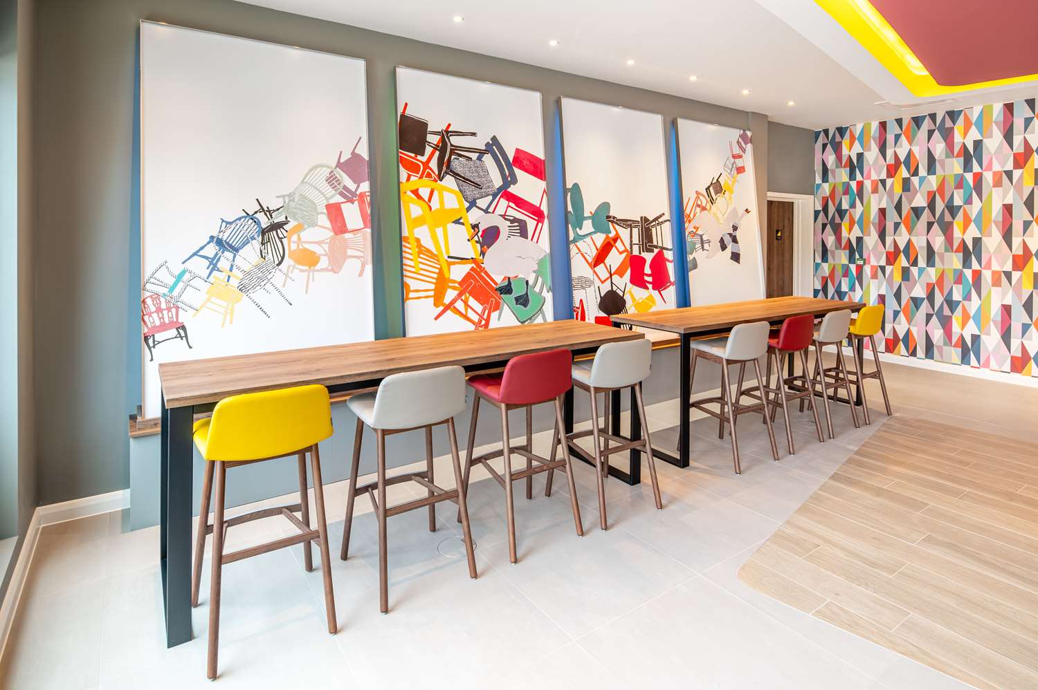 Фото Hampton by Hilton High Wycombe