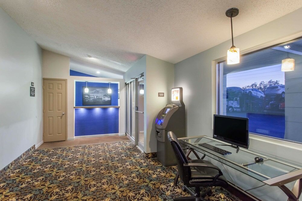 Фото Super 8 by Wyndham Hamburg