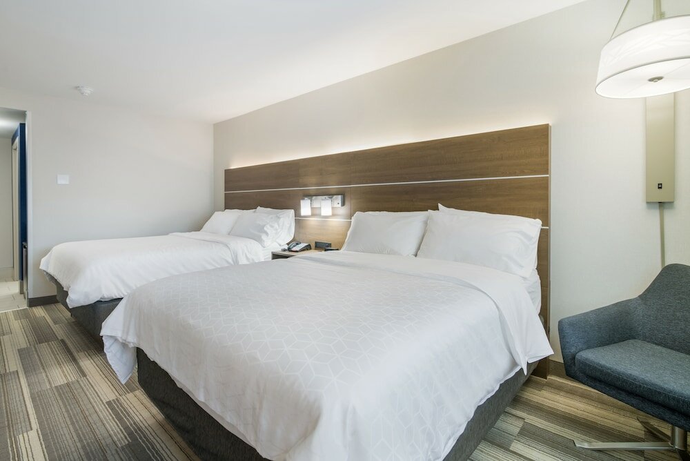 Фото Holiday Inn Express Plymouth, an Ihg Hotel