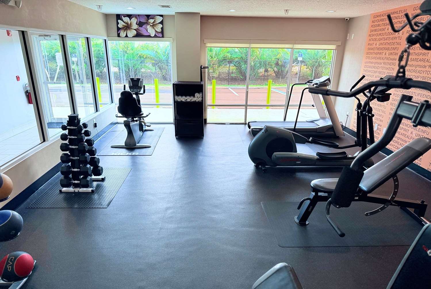 Фото La Quinta Inn & Suites by Wyndham Orlando Universal area