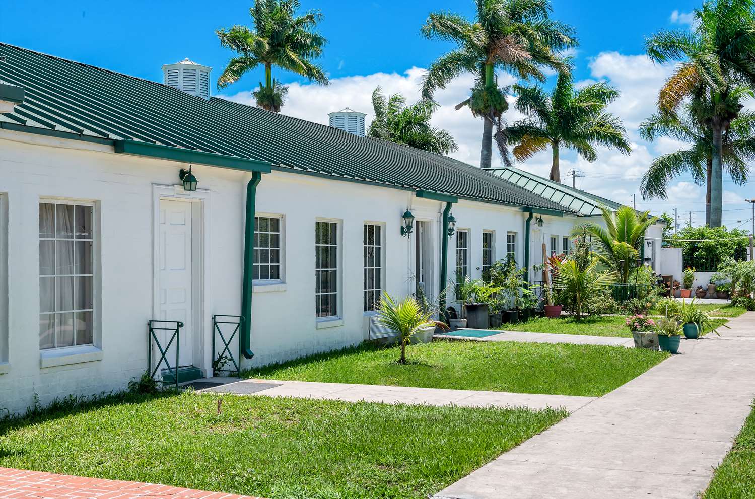 Фото Americas Best Value Inn Historic Clewiston Inn