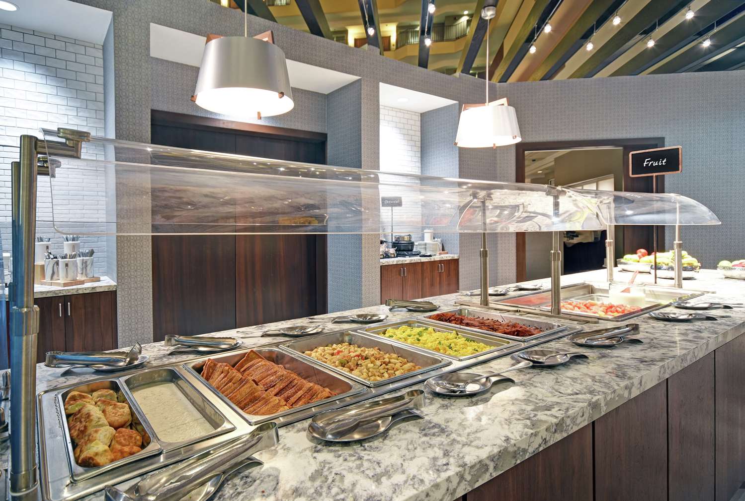 Фото Embassy Suites Charleston