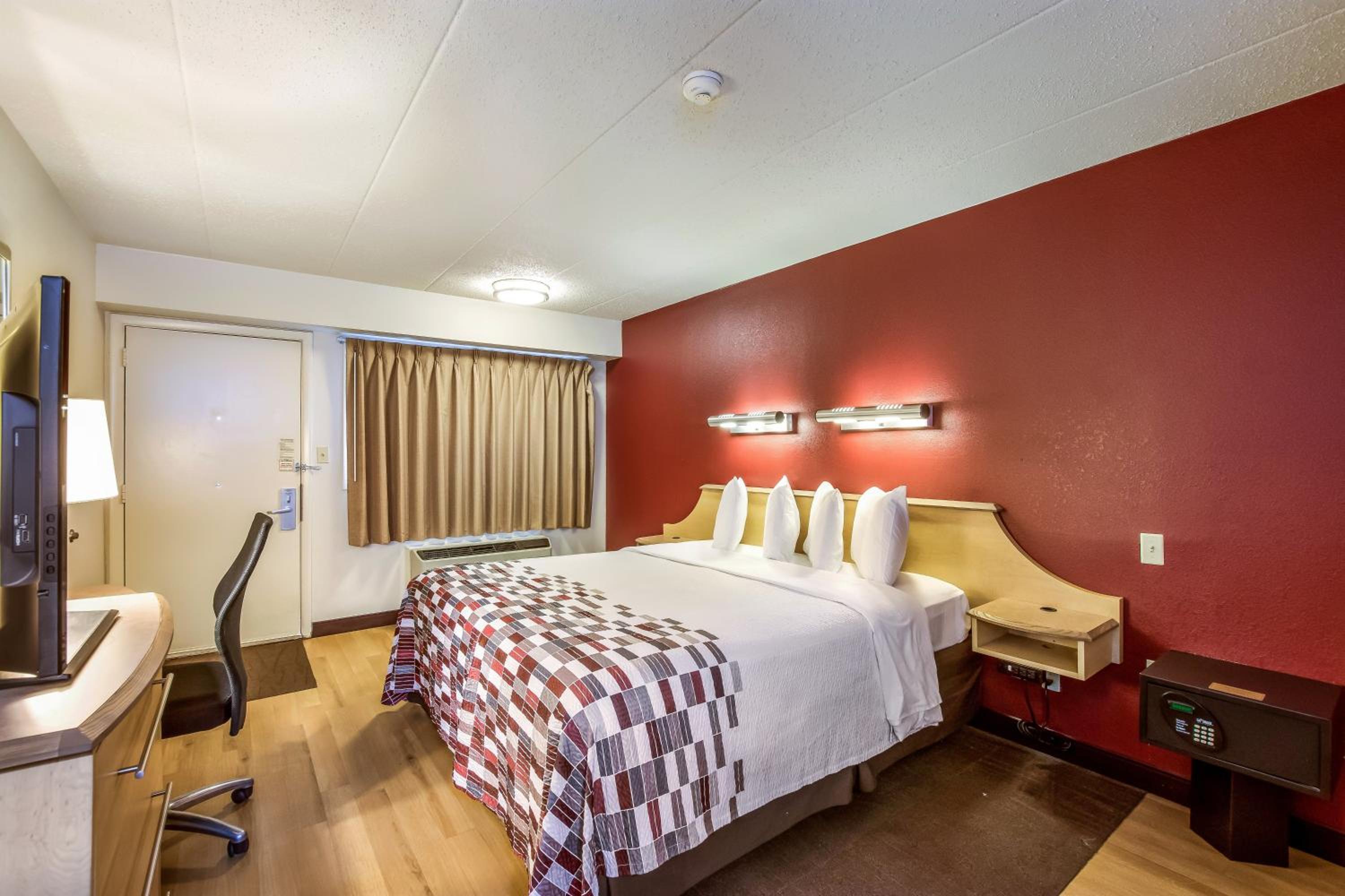 Фото Red Roof Inn Detroit - Plymouth/Canton