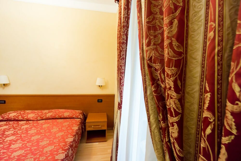 Фото Funny Palace Hostel