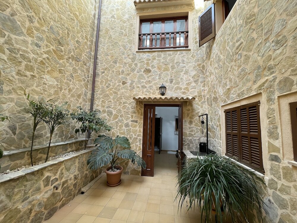 Фото Hostal Can Gallu