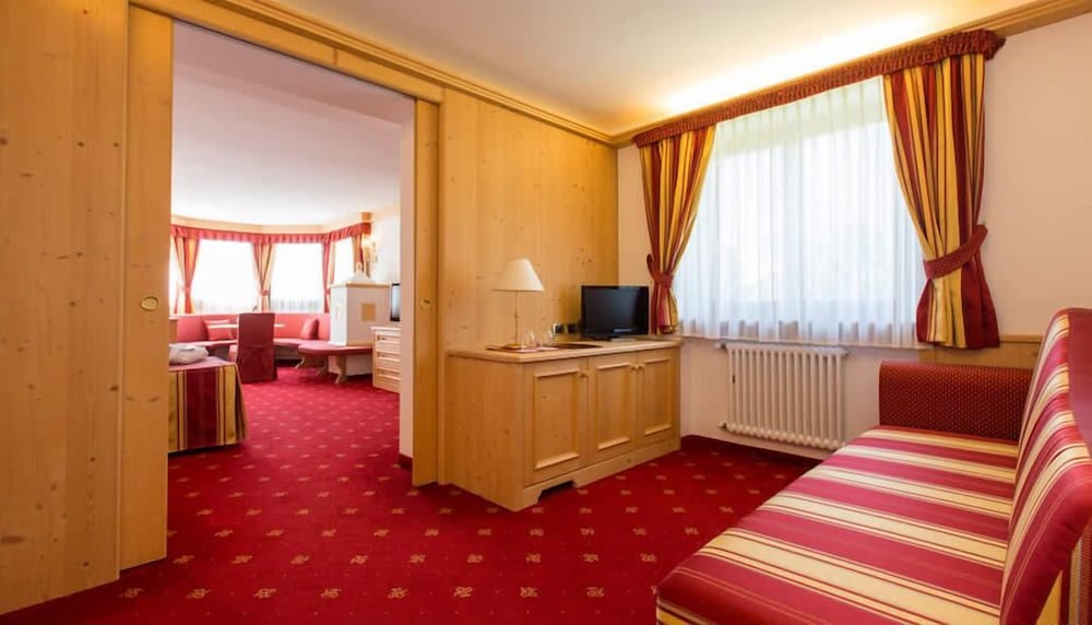 Фото Hotel Cristina