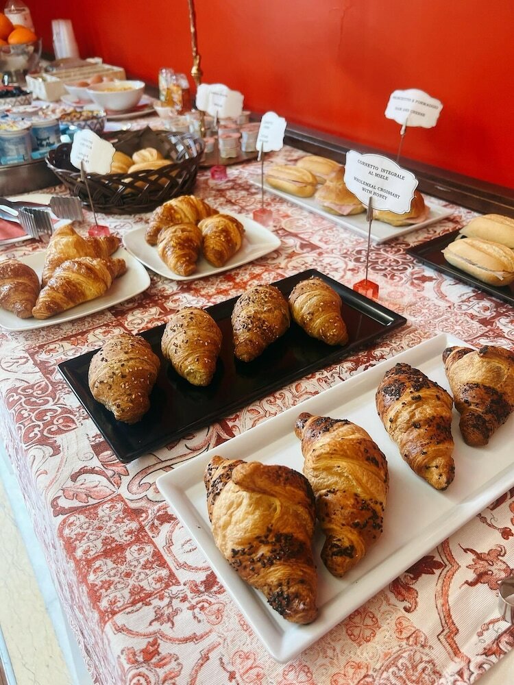 Фото La Chicca Palace Hotel