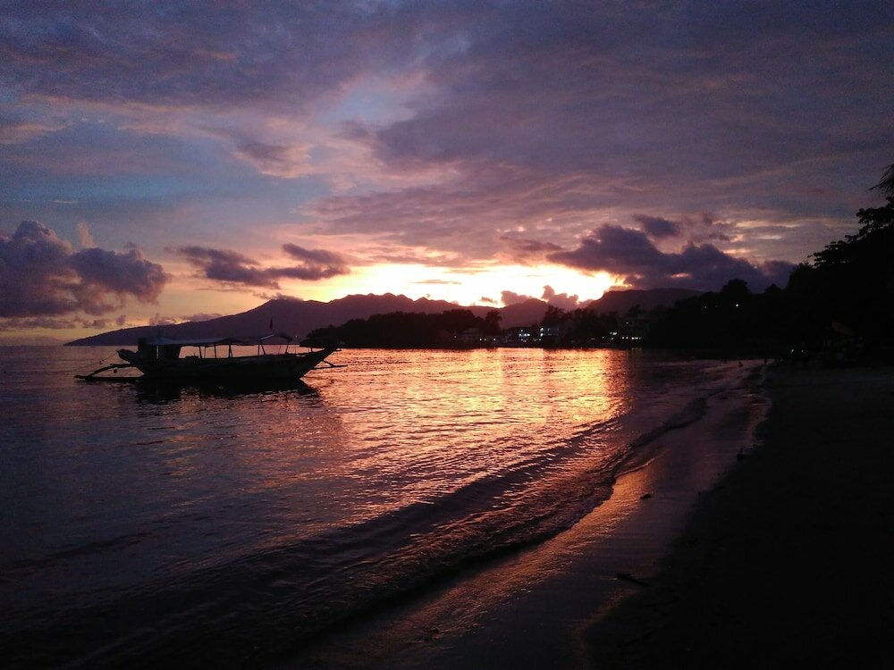 Фото Mango's Beachfront Resort